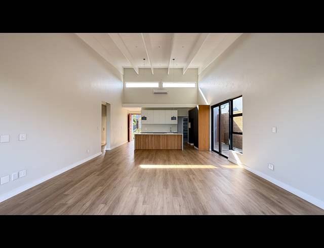 2 BEDROOM TOWNHOUSE FOR SALE IN SALT ROCK